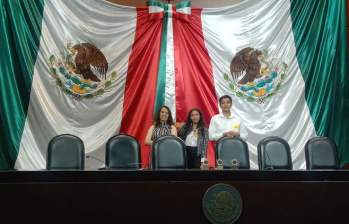Premia la Cámara de Diputados el proyecto “Descubriendo Pequeños Científicos”