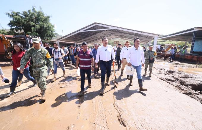 Recorrió el gobernador Alejandro Armenta la zona afectada por tromba en Chignahuapan