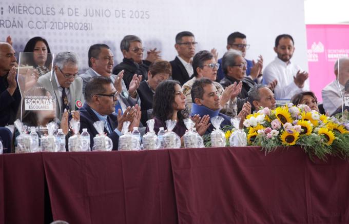 La alcaldesa Guadalupe Cuautle Torres asistió al Concurso Estatal de Escoltas en la categoría de Madres y Padres de Familia en San Antonio Cacalotepec