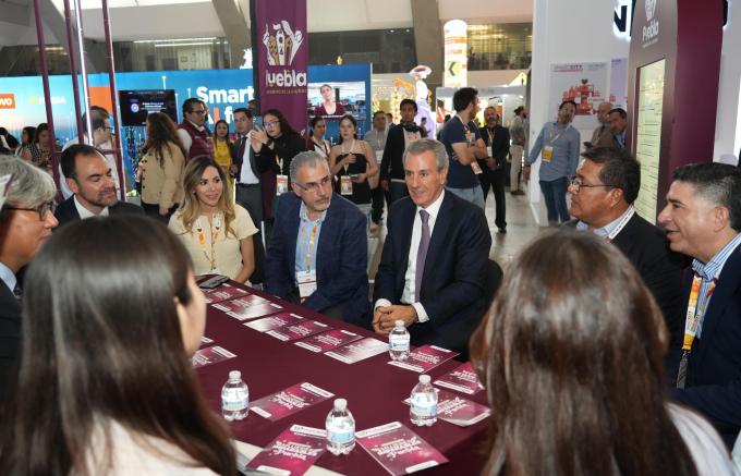 El alcalde José Chedraui compartió su visión de ciudad inteligente con expertos de Smart City