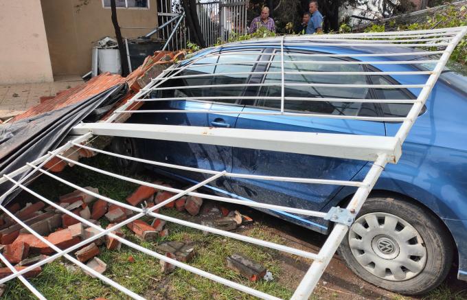 Informó el Gobierno de Cholula sobre las afectaciones al interior del conjunto habitacional Arcoiris, debido a la lluvias y fuertes vientos