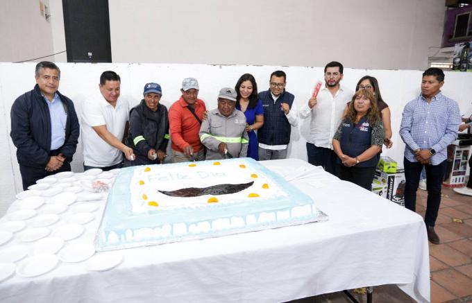 Trabajadores del Ayuntamiento de San Andrés Cholula celebraron el Día del Padre