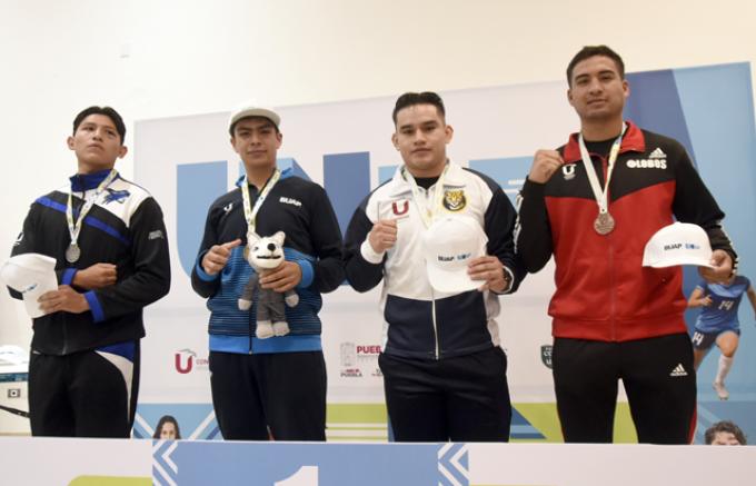 Premia la Rectora Lilia Cedillo a campeones de Box