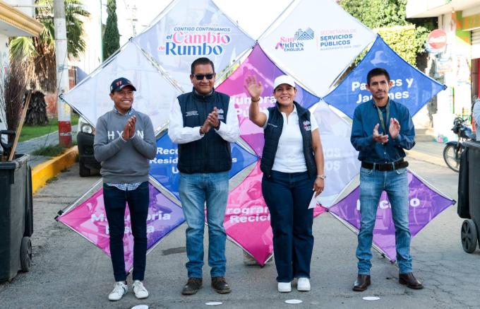 La presidenta municipal Guadalupe Cuautle encabezó una jornada de limpieza en la calle Huauchinango en la junta auxiliar de San Francisco Acatepec 