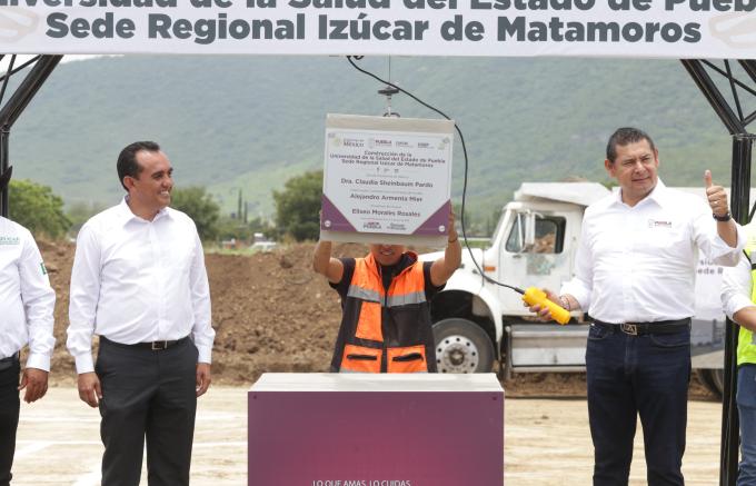 En Izúcar de Matamoros, el gobernador Alejandro Armenta colocó la primera piedra del nuevo campus regional de la USEP