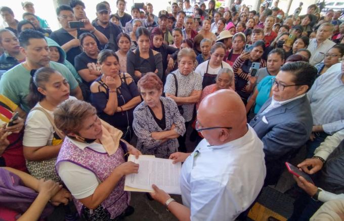 Entregaron comerciantes del Mercado Cosme del Razo pliego petitorio al Gobierno de Cholula