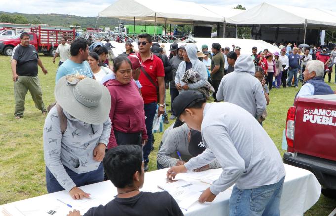 Gobierno de Puebla fortalece el campo en región de Atlixco