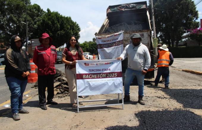 Supervisa Tonantzin Fernández obras de bacheo en San Pedro Cholula