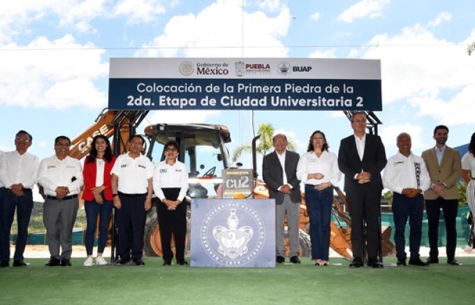 Encabeza la Rectora Lilia Cedillo colocación de la primera piedra de la segunda etapa de CU2