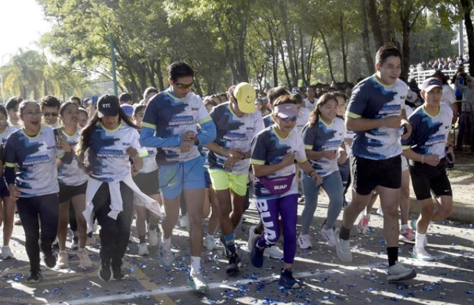 Cerca de 30 mil estudiantes, trabajadores, familiares y amigos se unen a la Carrera Universitaria BUAP 2025
