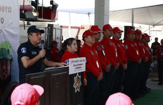 Reconoce SSP a bomberas y bomberos en su día