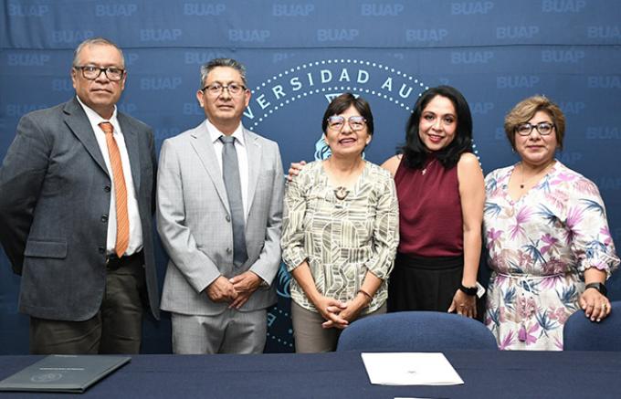 Destaca la Rectora Lilia Cedillo actividad científica en la FCQ