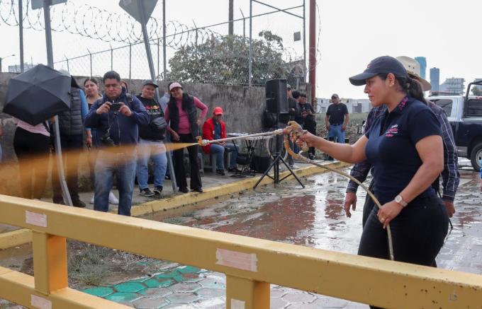 La presidenta municipal Guadalupe Cuautle Torres, encabezó una jornada de limpieza y mantenimiento en la junta auxiliar de San Bernardino Tlaxcalancingo