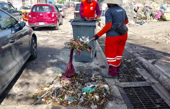 Refuerza Gobierno de la Ciudad limpieza de alcantarillas para prevenir inundaciones por lluvias