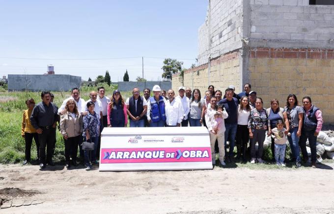 Arrancó Ayuntamiento de San Andrés Cholula obra de adoquinamiento y servicios en San Rafael Comac
