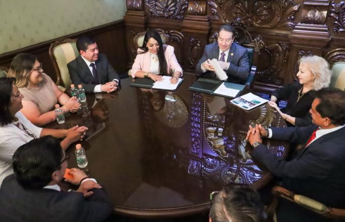 Firmaron Gobierno de Cholula y Escuela Libre de Derecho convenio de colaboración