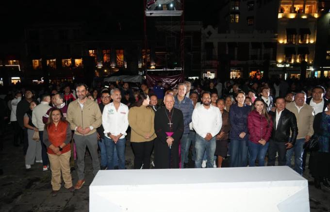 Inauguró el alcalde José Chedraui proyecciones del videomapping "Septiembre Brilla" en la fachada de Catedral