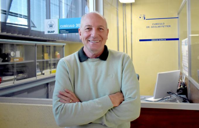En la BUAP desarrollan nanomateriales como inhibidores bacterianos y compuestos anticancerígenos