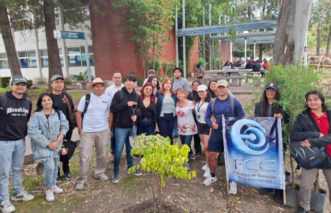 BUAP siembra ahuehuetes en Ciudad Universitaria