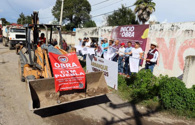 Gobierno de San Pedro Cholula continúa rehabilitando vialidades 