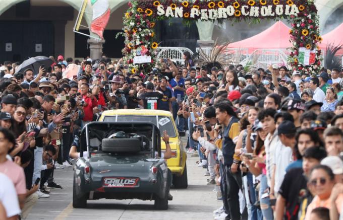 Tonantzin Fernández marca un hecho histórico con el regreso de La Carrera Panamericana a Cholula