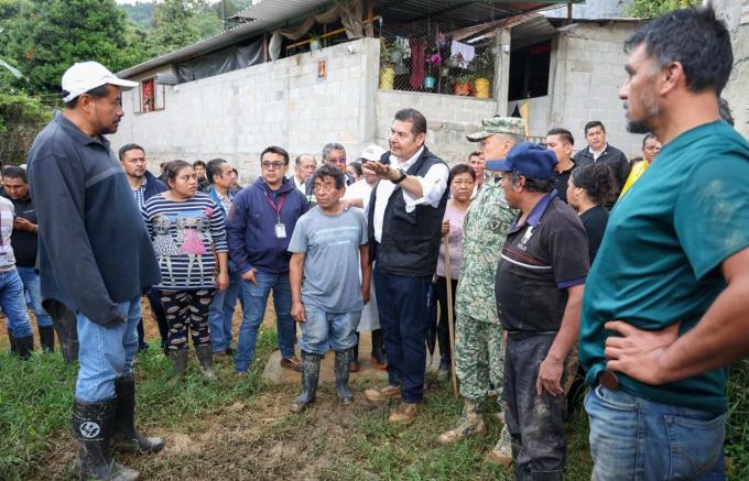 Gobierno de Puebla, en coordinación con Defensa, Marina y Guardia Nacional mantiene apoyo a afectados en la Sierra Norte
