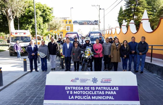 Entregó la alcaldesa Guadalupe Cuautle 15 patrullas y 5 motocicletas para la Policía Municipal