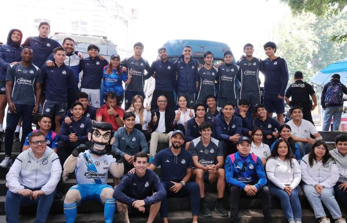 SEDIF recibió víveres de la afición y del Club Puebla para la Sierra Norte