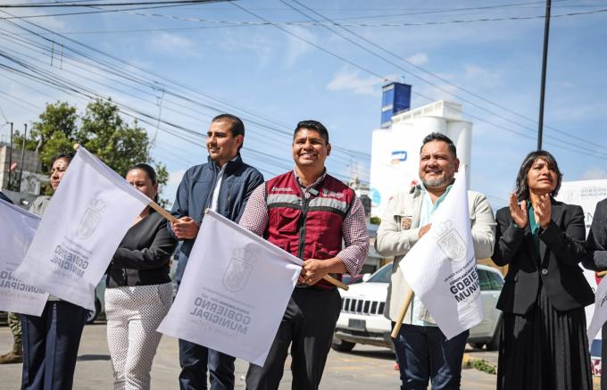 Entregó el alcalde de Cuautlancingo, Omar Muñoz, patrullas, una camioneta de bomberos de respuesta inmediata y equipo táctico a la SSCyPC