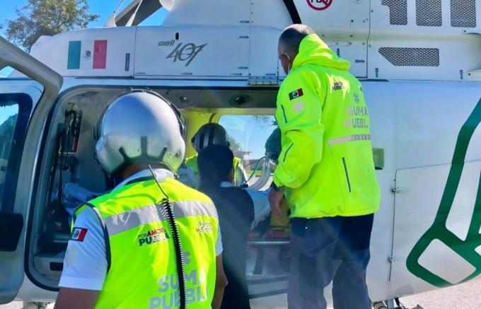 SUMA realizó traslado aéreo de adolescente con dengue desde Huauchinango