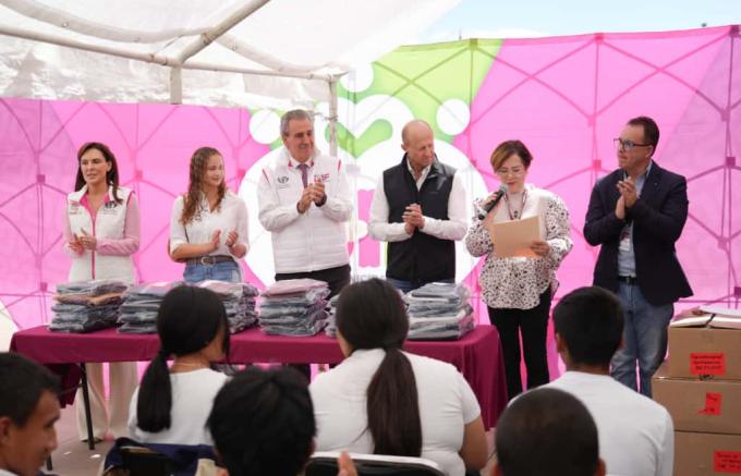 El DIF Municipal recibió una donación del sector privado en beneficio de los menores del Centro de Día y del Centro Municipal de Equinoterapia y Rehabilitación Integral (CMERI)