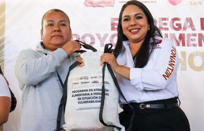 Entregó la presidenta municipal Tonantzin Fernández apoyos alimentarios a personas en situación vulnerable