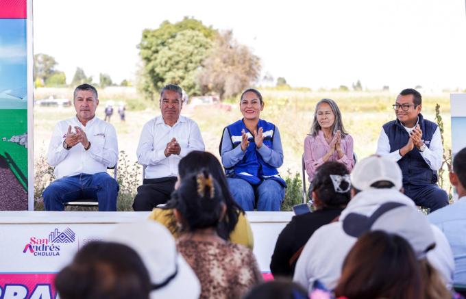 Mejora Ayuntamiento de San Andrés Cholula servicios básicos en San Luis Tehuiloyocan con nueva red de electrificación