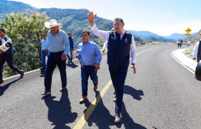 Avanza Carretera Interserrana, obra estratégica que conectará la Sierra Norte