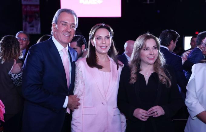 La presidenta del Patronato del DIF Puebla Capital, María Elise Budib, rindió su primer informe de actividades