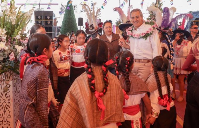 Asistió el alcalde José Chedraui a celebración del Día del Músico y Feria del Esquimole en Canoa