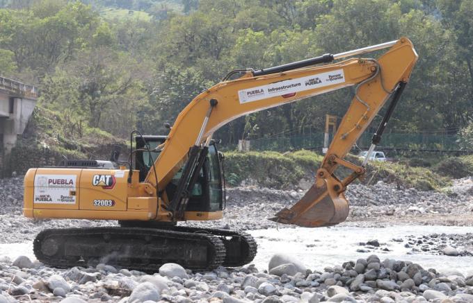 Con módulos de maquinaria, gobierno estatal previene inundaciones en sierra norte