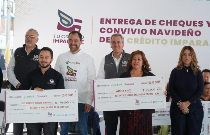 Encabezó el alcalde José Chedraui entrega de cheques de Tu crédito imparable