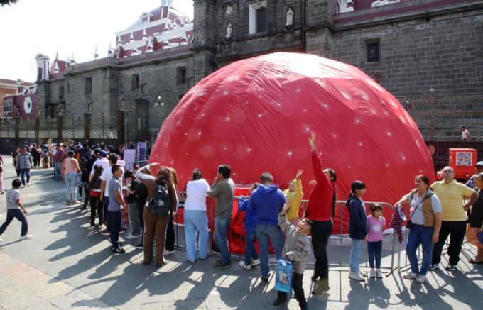 Invita Gobierno de la Ciudad a visitar el domo sensorial "Sintamos la Navidad" 