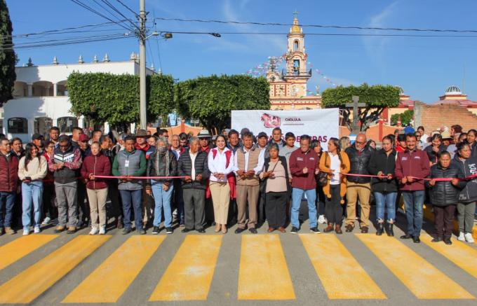 Continúa Tonantzin Fernández rehabilitando vialidades de San Pedro Cholula