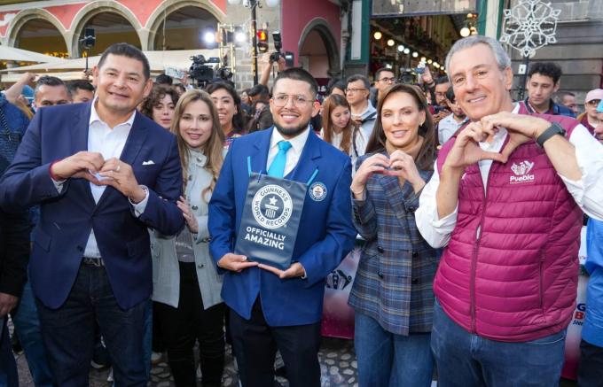 Alcanza Puebla capital récord Guinness de la rosca de Reyes monumental más grande del mundo