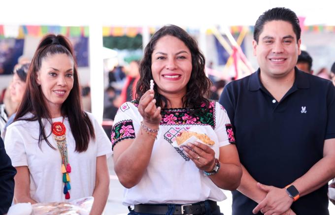 Inauguró la alcaldesa de San Andrés Cholula, Guadalupe Cuautle, la Feria de la Rosca en San Rafael Comac
