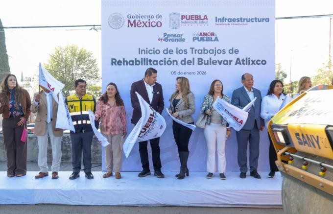 El gobernador Alejandro Armenta puso en marcha la rehabilitación de seis kilómetros del Bulevar Atlixco