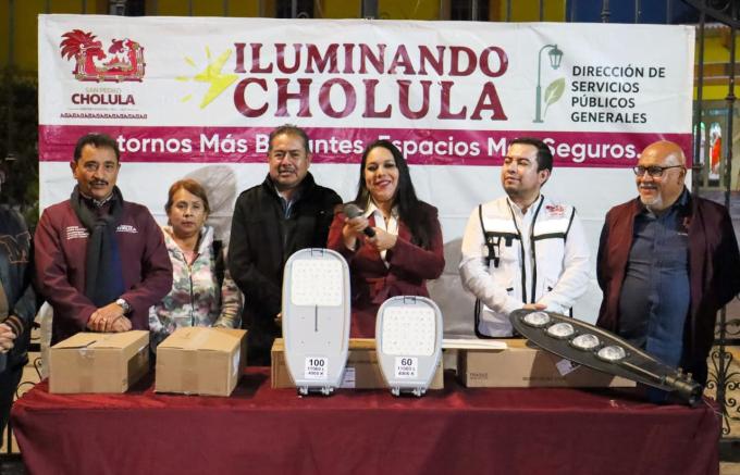 Continúa Tonantzin Fernández con la modernización de luminarias en San Pedro Cholula