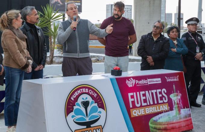 Inauguró el alcalde José Chedraui mantenimiento integral de la fuente en el Distribuidor Vial 485