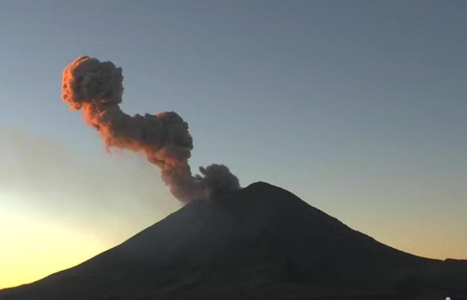 Popocatépetl emitió fumarola de 1km; actividad permanente en Amarillo Fase 2