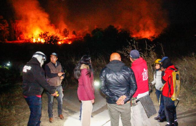 Atiende Gobierno de San Pedro Cholula incendio registrado en una de las laderas del Cerro Zapotecas