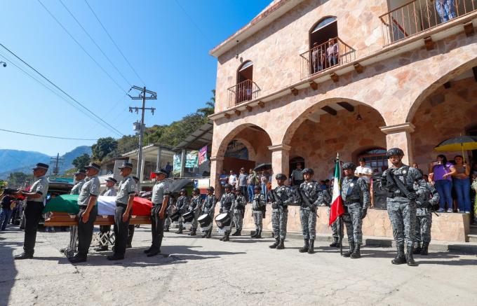 Guardia Nacional rindió honores póstumos a sargento poblano caído en Jalisco