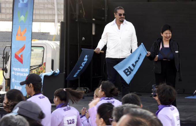 Realiza BUAP Carrera de la Mujer Universitaria