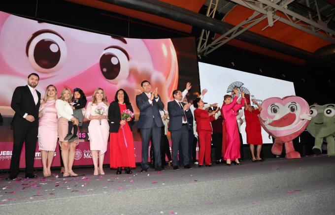 Rindió primer informe de actividades la presidenta del Patronato del SEDIF, Cecilia Arellano